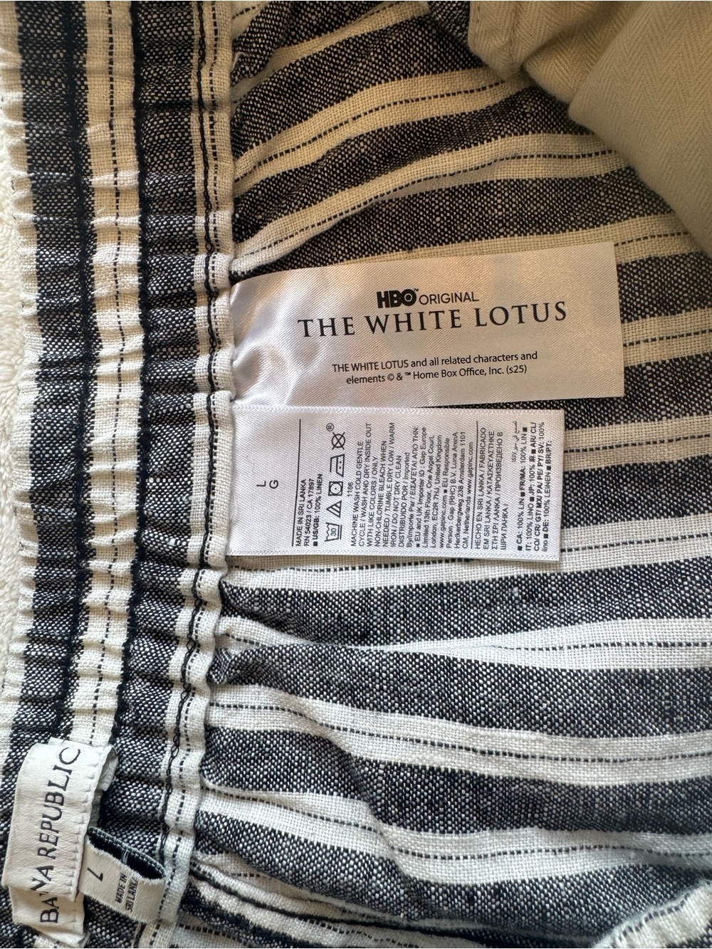 Banana Republic Pleated Pull-On Linen Pants (White Lotus Collection) - Picture 5 of 6